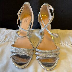 Jewel Badgley Mischka Silver Strappy Wedge Heels 8.5
